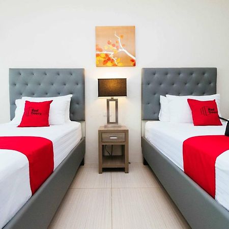 Reddoorz Premium @ Sampaloc Makati Hotell Makati City Exteriör bild