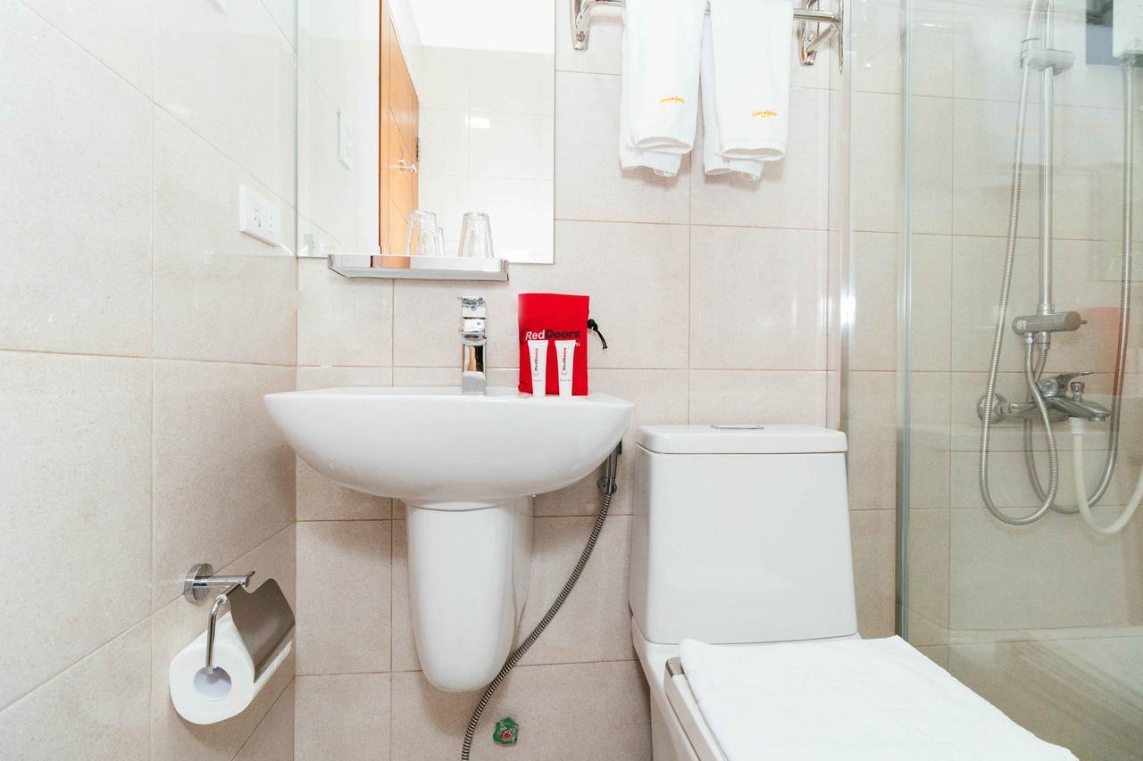 Reddoorz Premium @ Sampaloc Makati Hotell Makati City Exteriör bild