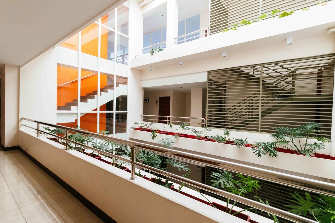 Reddoorz Premium @ Sampaloc Makati Hotell Makati City Exteriör bild