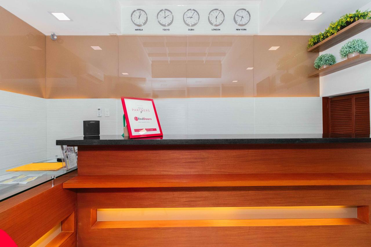 Reddoorz Premium @ Sampaloc Makati Hotell Makati City Exteriör bild