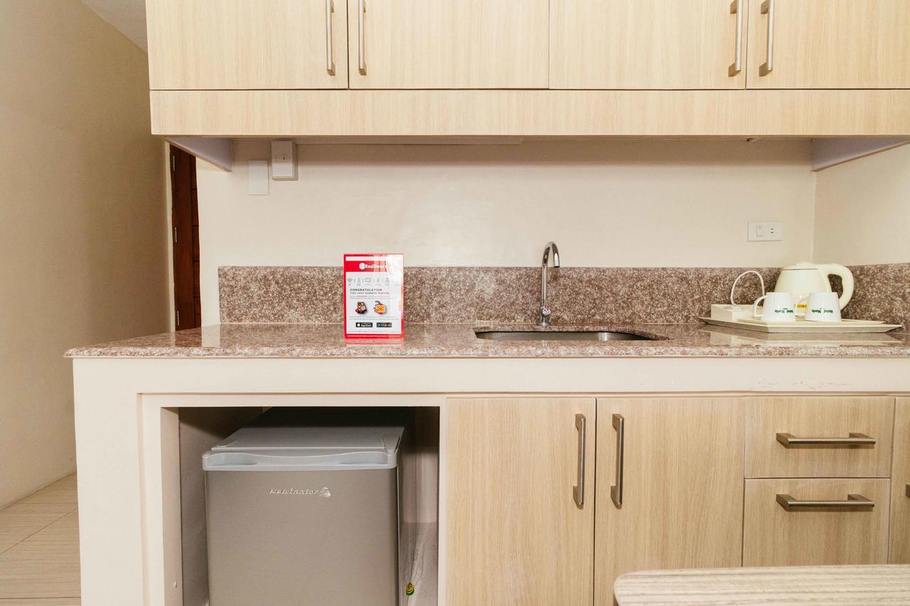 Reddoorz Premium @ Sampaloc Makati Hotell Makati City Exteriör bild