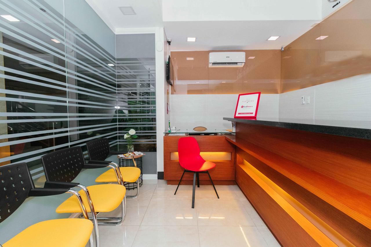 Reddoorz Premium @ Sampaloc Makati Hotell Makati City Exteriör bild