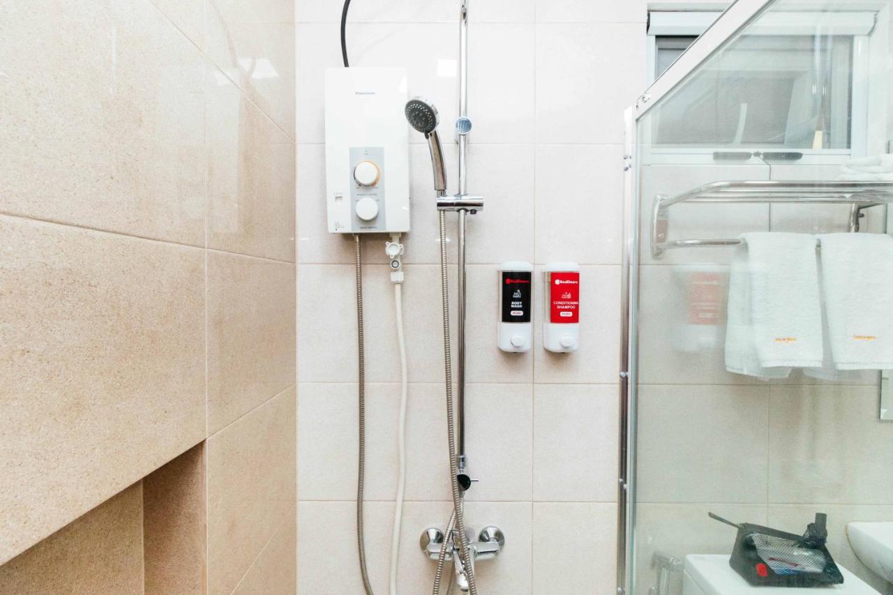 Reddoorz Premium @ Sampaloc Makati Hotell Makati City Exteriör bild