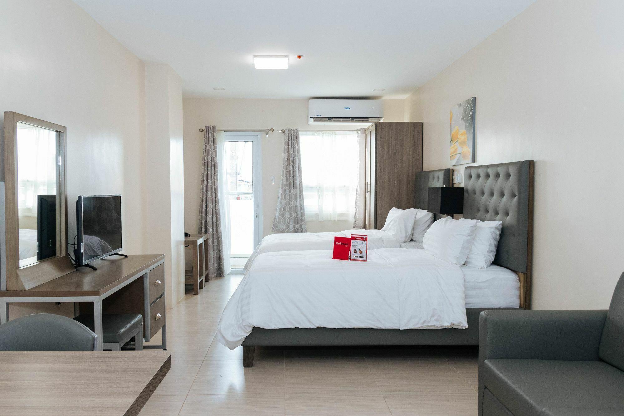 Reddoorz Premium @ Sampaloc Makati Hotell Makati City Exteriör bild