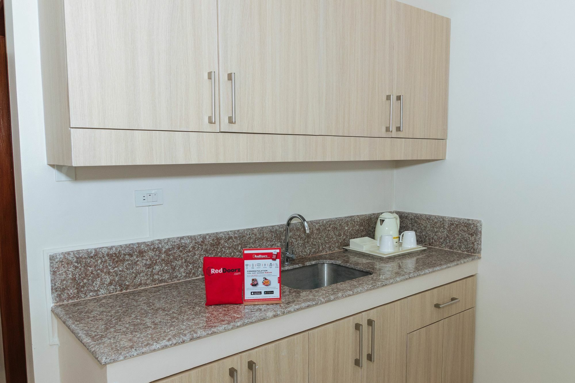 Reddoorz Premium @ Sampaloc Makati Hotell Makati City Exteriör bild